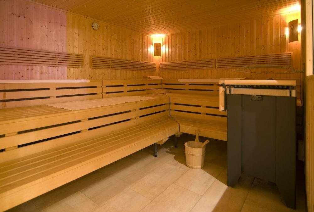 Hotel Braeuwirt Kirchberg in Tirol Bagian luar foto